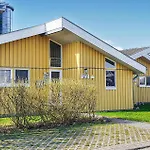 Feriehus Amazing In With Sauna